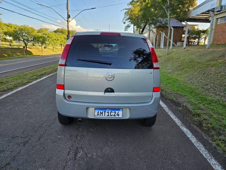 CHEVROLET - MERIVA - 2005/2005 - Bege - R$ 25.900,00