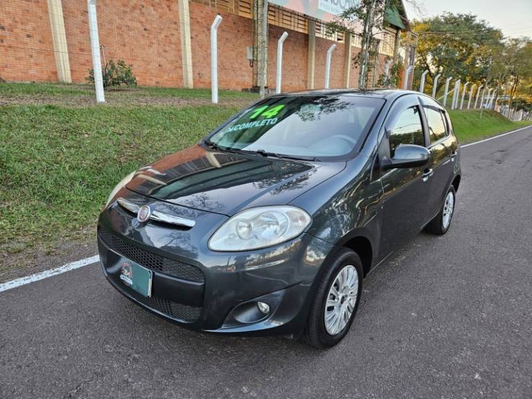 FIAT - PALIO - 2013/2014 - Cinza - R$ 39.900,00