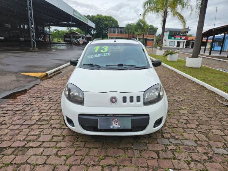 FIAT - UNO - 2012/2013 - Branca - R$ 33.900,00