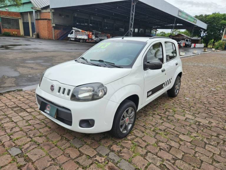 FIAT - UNO - 2012/2013 - Branca - R$ 33.900,00