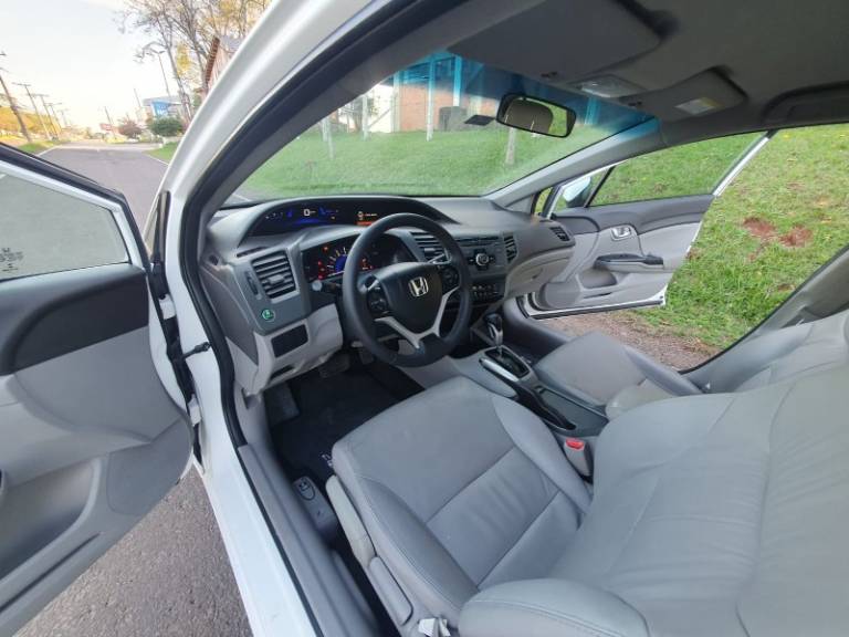 HONDA - CIVIC - 2012/2012 - Branca - R$ 66.900,00